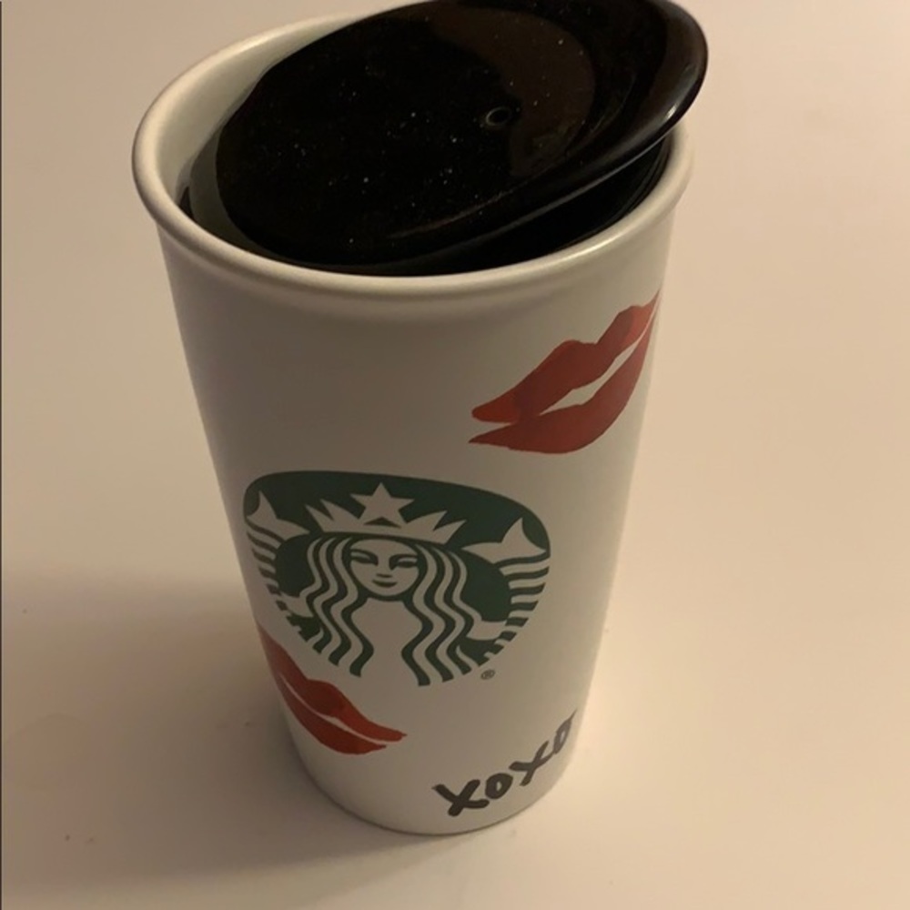 Starbucks 2015 XOXO Red Lip Prints 12oz Valentines - Picture 2 of 4